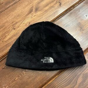 North face black winter beanie